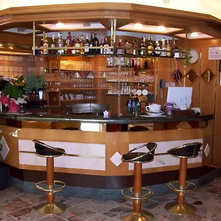 Hotel Angelini Торболе Экстерьер фото